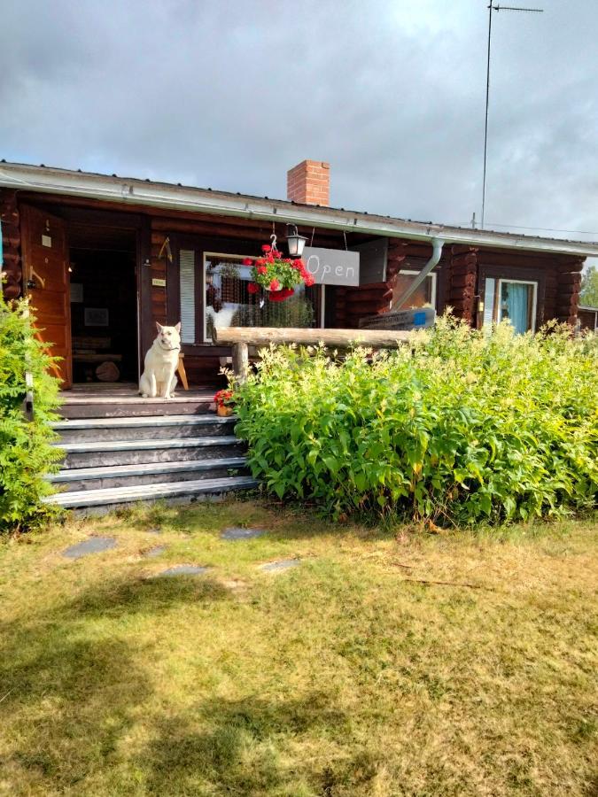 Laetasenonmajat Hotel Enontekiö Екстериор снимка